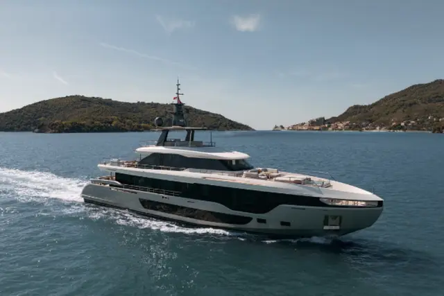 Azimut 116 — Barcelona Yacht Rental, Barcelona