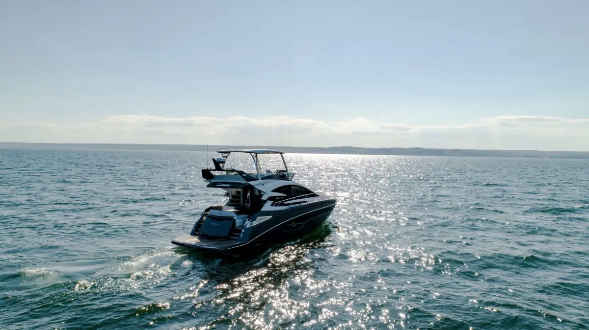 Cobrey 50 FLY, main deck — Barcelona Yacht Rental, Barcelona. Sitges swims and flybridge lunches, comfortably within reach