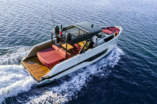 Cranchi A46 — Barcelona Yacht Rental, Barcelona