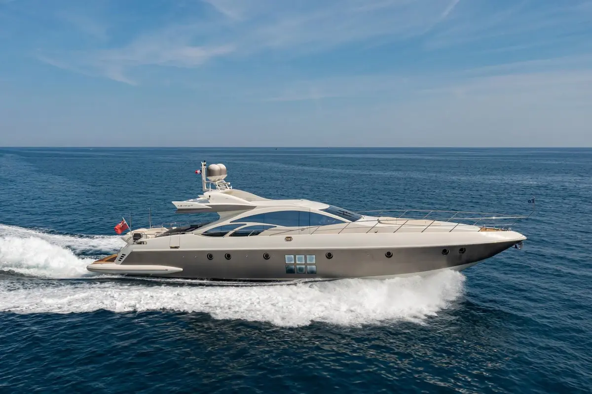 Cranchi A46, salón — Barcelona Yacht Rental, Barcelona. Rumbo a Sitges con baño al mediodía