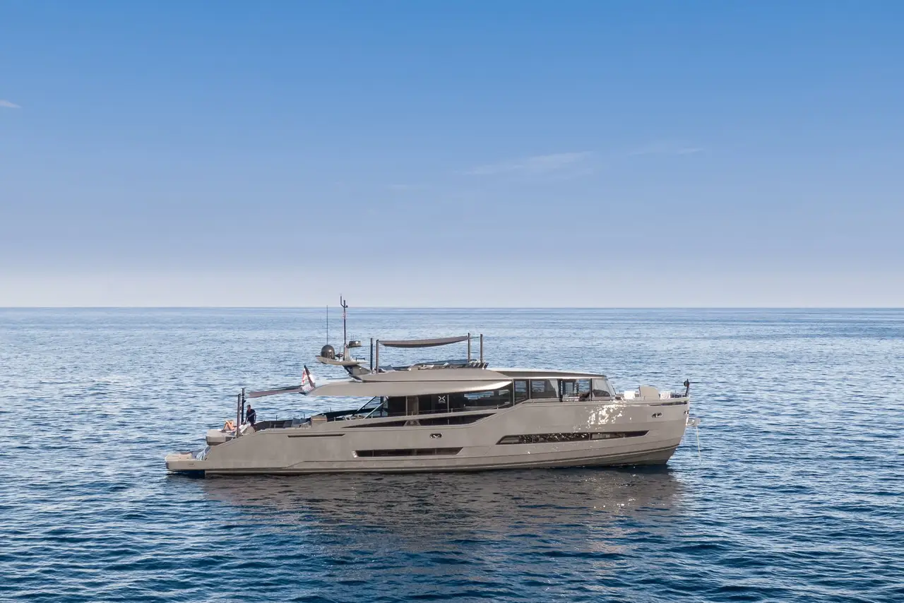 Extra 86, exterior — Barcelona Yacht Rental, Barcelona. Rumbo a Sitges con espacio de sobra en cubierta