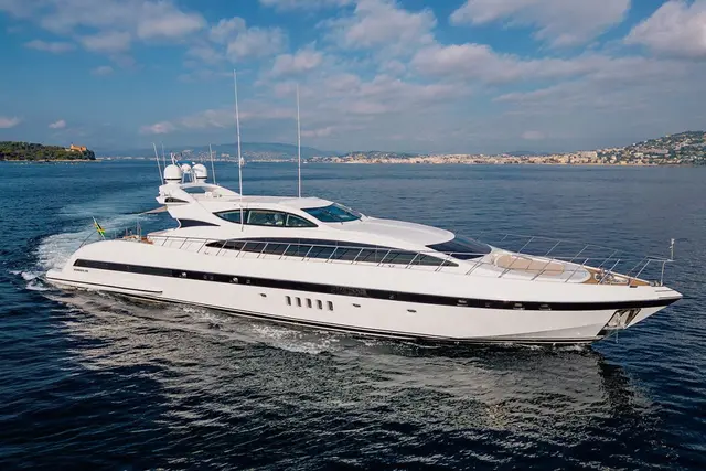 Mangusta 105 — Barcelona Yacht Rental, Barcelona