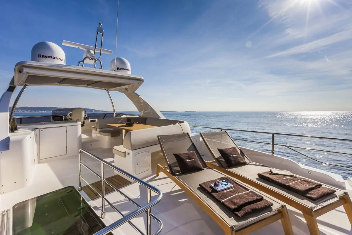 Navetta 58, flybridge — Barcelona Yacht Rental, Barcelona. A steady long-range hull built for Sitges afternoons