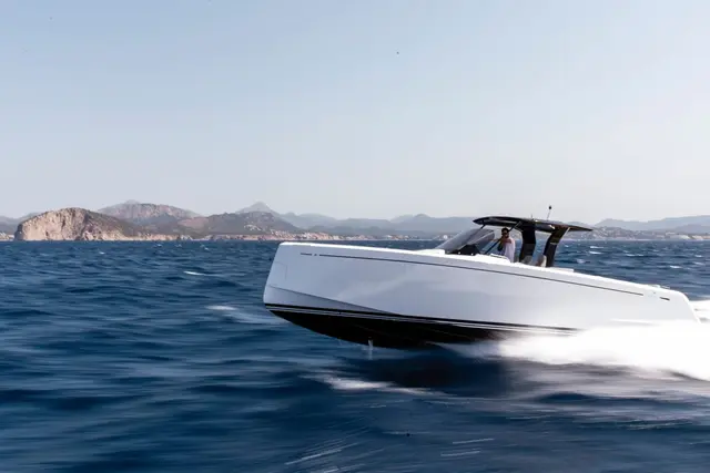 Pardo 38 — Barcelona Yacht Rental, Barcelona