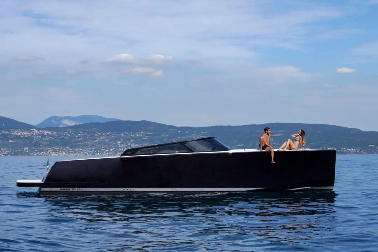 Rand Escape 30, exterior — Barcelona Yacht Rental, Barcelona. Un día ágil rumbo a las calas de Sitges