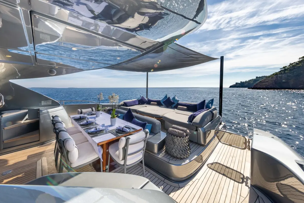 Riva 86 Domino, master cabin — Barcelona Yacht Rental, Barcelona. Sleek Italian lines built for the Sitges run