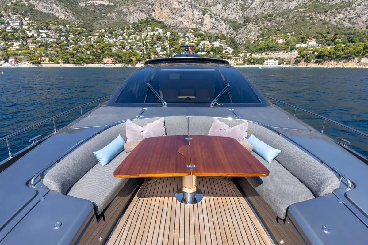 Riva 86 Domino, flybridge — Barcelona Yacht Rental, Barcelona. Sleek Italian lines built for the Sitges run