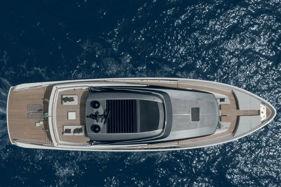 Sanlorenzo 112, exterior — Barcelona Yacht Rental, Barcelona. De Port Olímpic a Sitges con calma a bordo