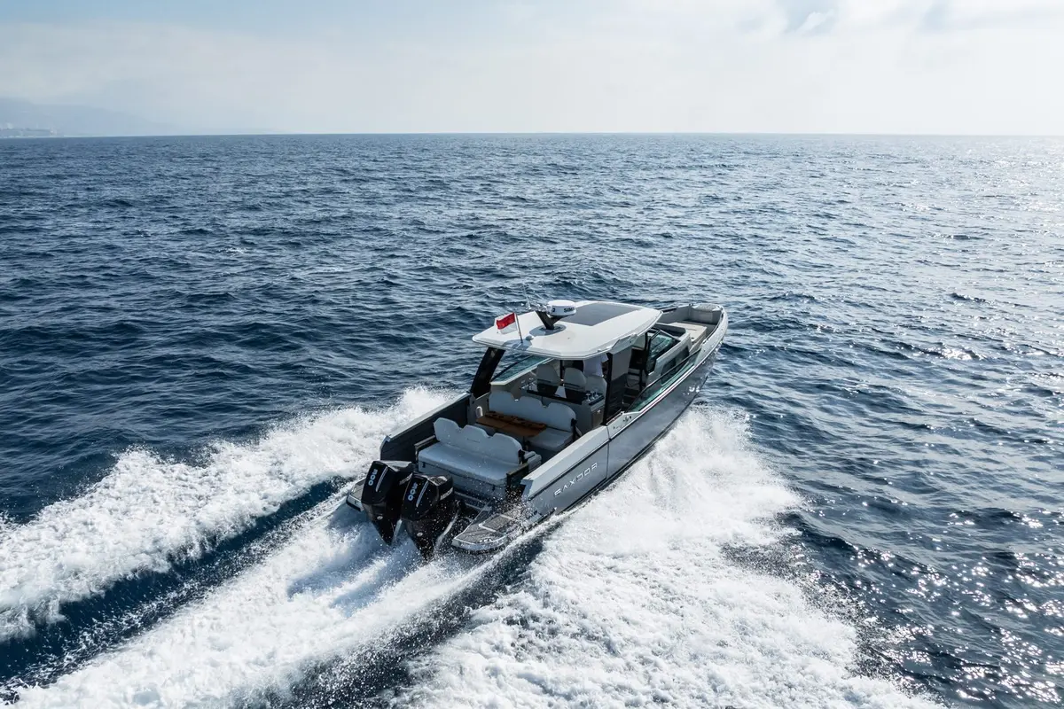Saxdor 320, exterior — Barcelona Yacht Rental, Barcelona. Quick coastal runs to Sitges before lunch