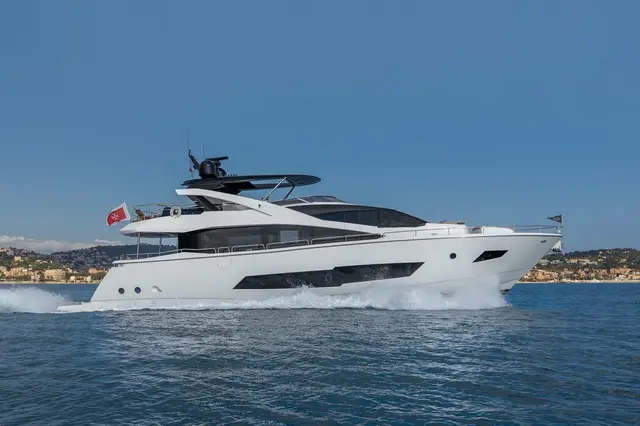 Sunseeker 86 — Barcelona Yacht Rental, Barcelona