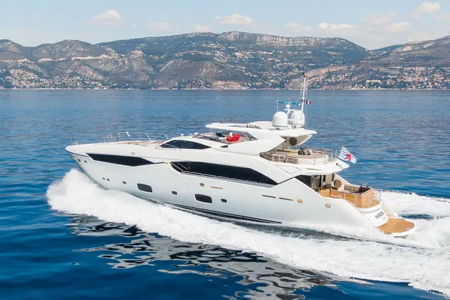 Sunseeker 115 — Barcelona Yacht Rental, Barcelona