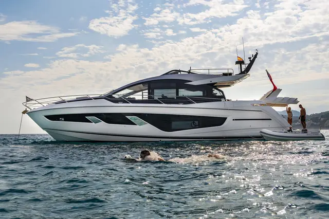 Sunseeker 65 Sport — Barcelona Yacht Rental, Barcelona