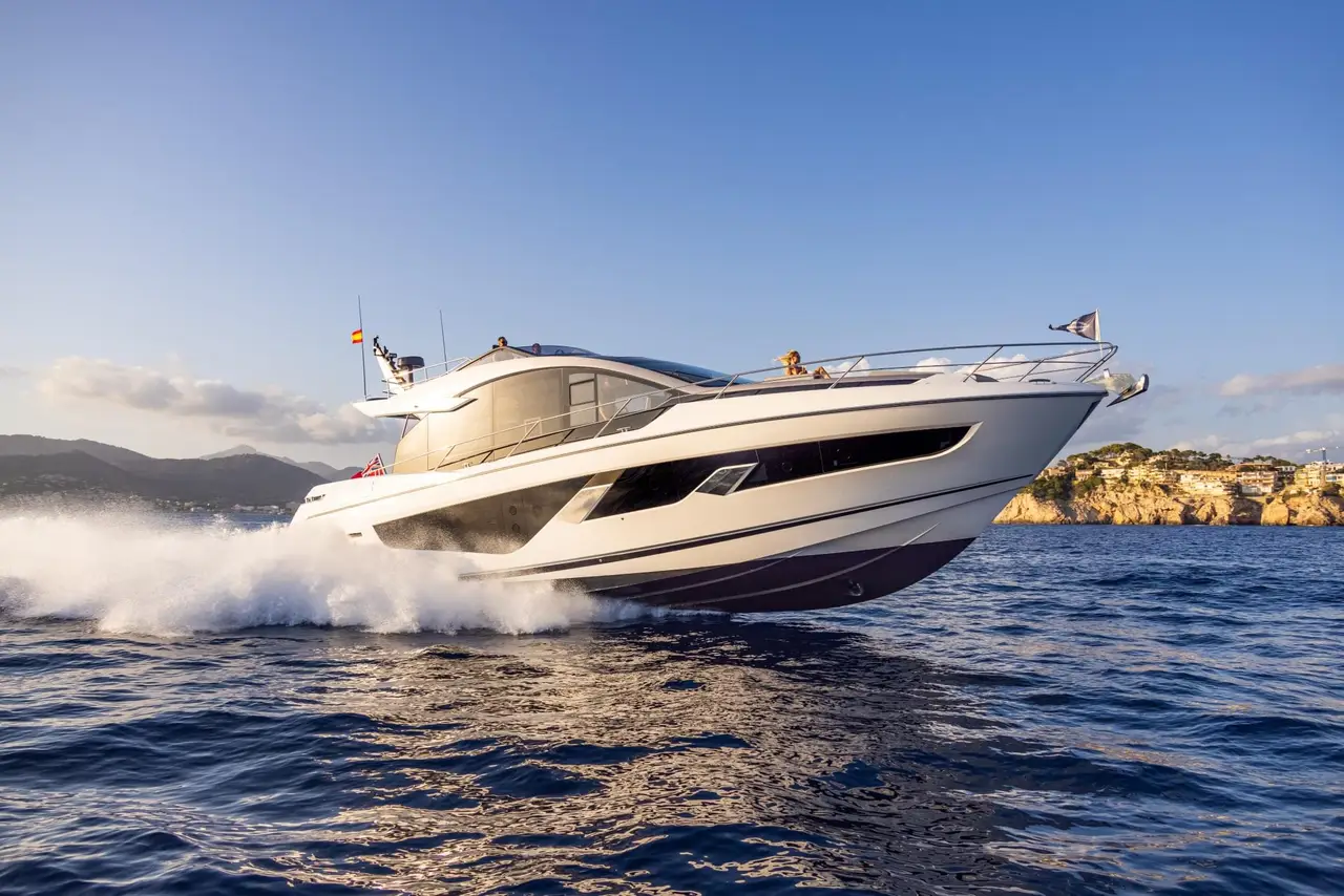 Sunseeker 65 Sport, exterior — Barcelona Yacht Rental, Barcelona. Fast bay runs to Sitges before lunch