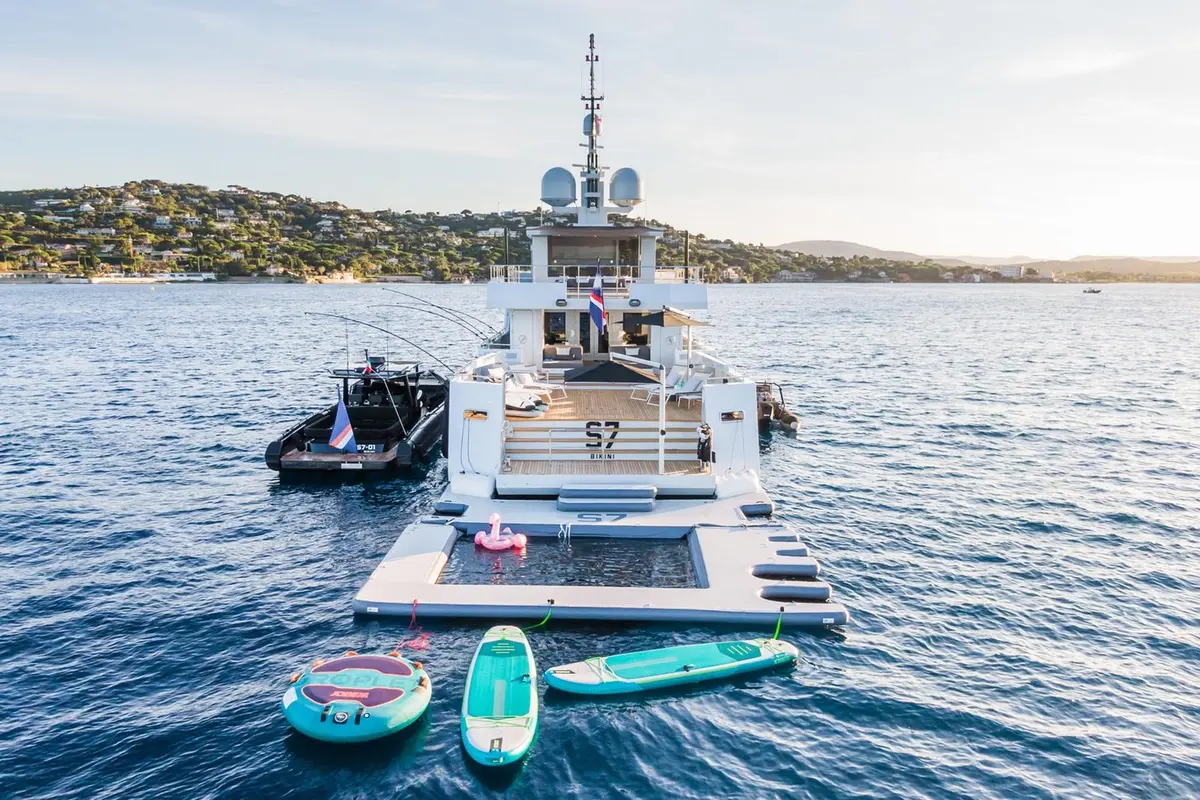 Tansu 40m, exterior — Barcelona Yacht Rental, Barcelona. Sitges by day, wide decks for slow evenings